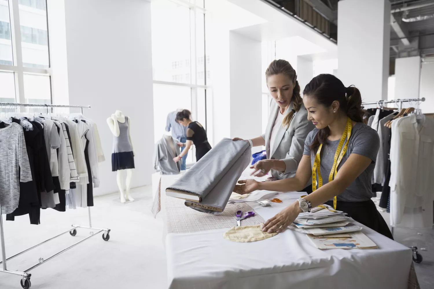 Fashion Forward: Explore Style Essentials on Shopify Fashion Forward: Explore Style Essentials on Shopify